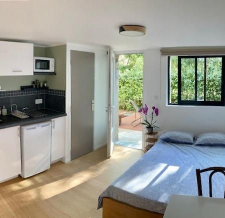 Studio Independant Terrasse Piscine 亞維農 外观 照片